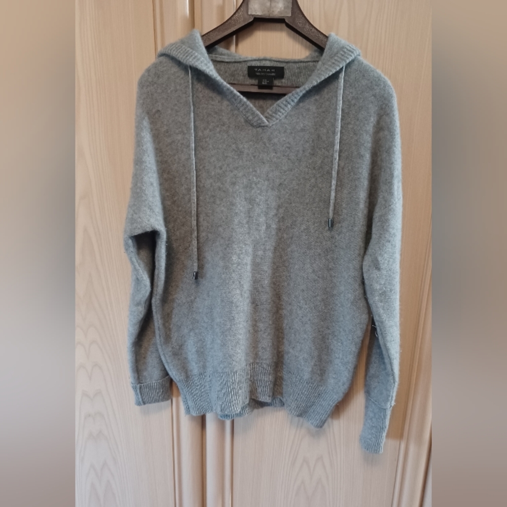 Tahari cashmere hood men's unisex med